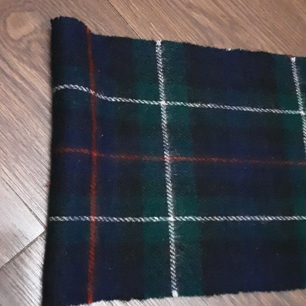 Johnston of Elgin plaid wool green unisex scarf academia retro Y2K winter cozy